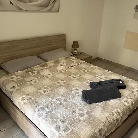 Modern Two Bedroom In Stadio Apartment Verona